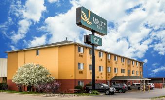 Quality Inn Dubuque on Hwy 20
