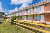 HomeTowne Studios Vero Beach - I-95 Hotels in Sebastian