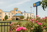 Comfort Inn & Suites Hotels near Hutchinson City Mall