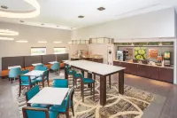 La Quinta Inn & Suites by Wyndham Rockford