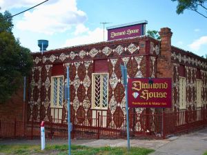 Diamond House Heritage Restaurant and Motor Inn