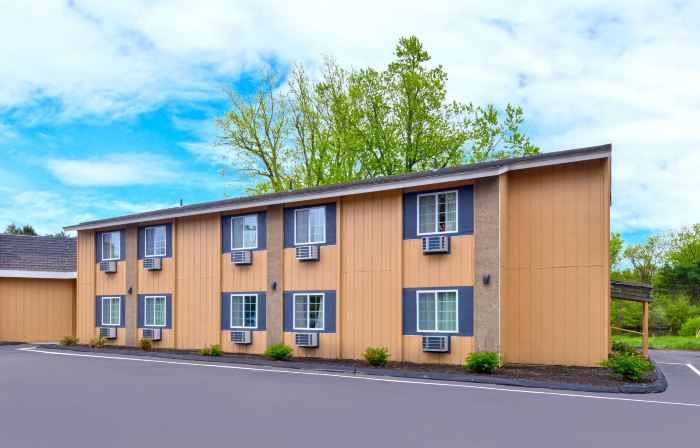 Motel 6 Putnam, CT