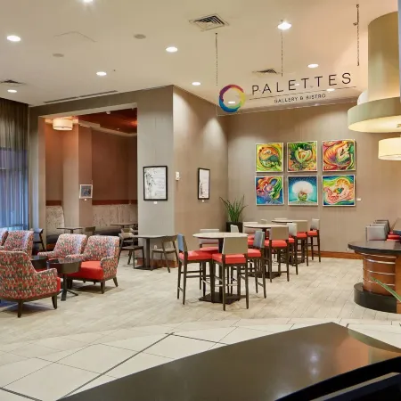 SpringHill Suites by Marriott Las Vegas Convention Center Отели рядом с достопримечательностью «Тренировочное поле для гольфа Desert Pines»