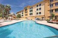 La Quinta Inn & Suites by Wyndham Santa Clarita - Valencia Các khách sạn ở Stevenson Ranch