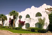 Domina Oasis Hotel & Resort