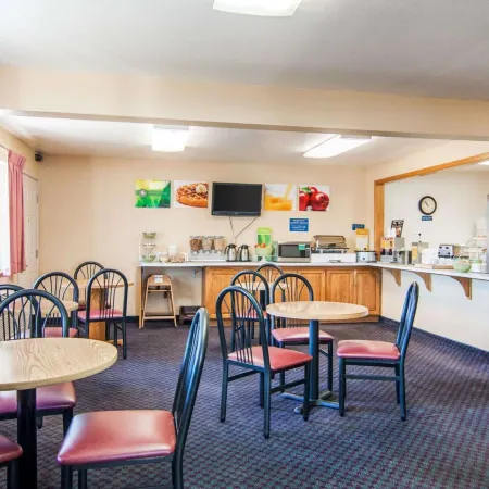 Cottage Grove Inn