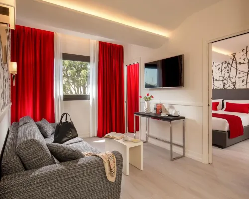 Hotel American Palace Eur Hoteles cerca de Parque de atracciones LunEur