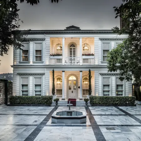 Bosphorus Palace Hotel Отели рядом с достопримечательностью «Парк Бебек»
