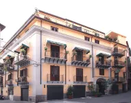 โรงแรมคอร์เตเซ โรงแรมใกล้สถานีปาร์แลโมเซ็นทรัล