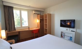 Ibis Aurillac