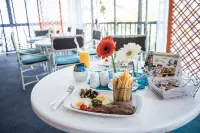 First Group la Cote d'Azur - Breakfast