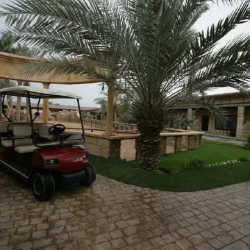 Emirates Park Resort Отели рядом с достопримечательностью «Торговый центр Yas»