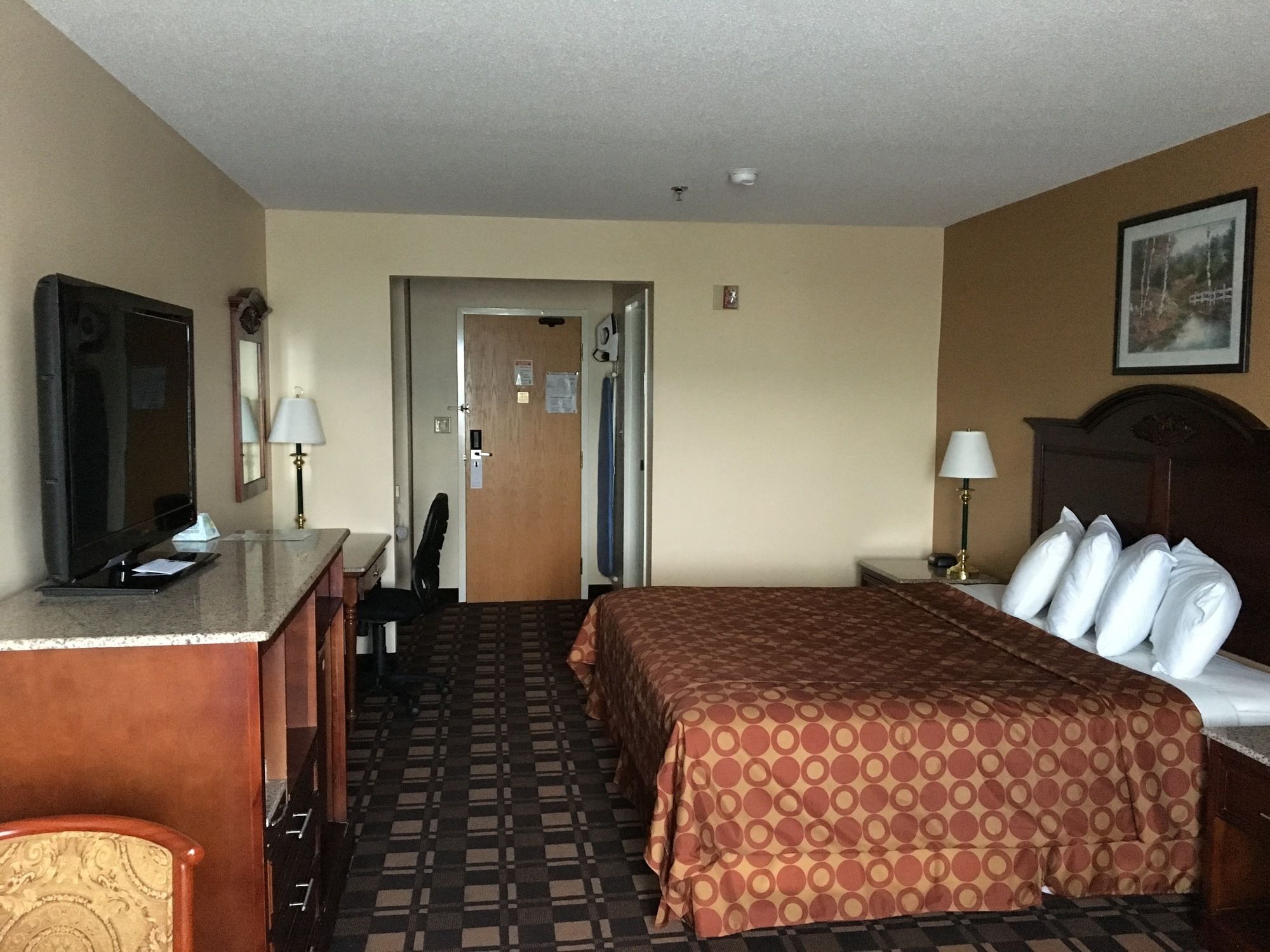 Cabot Inn & Suites