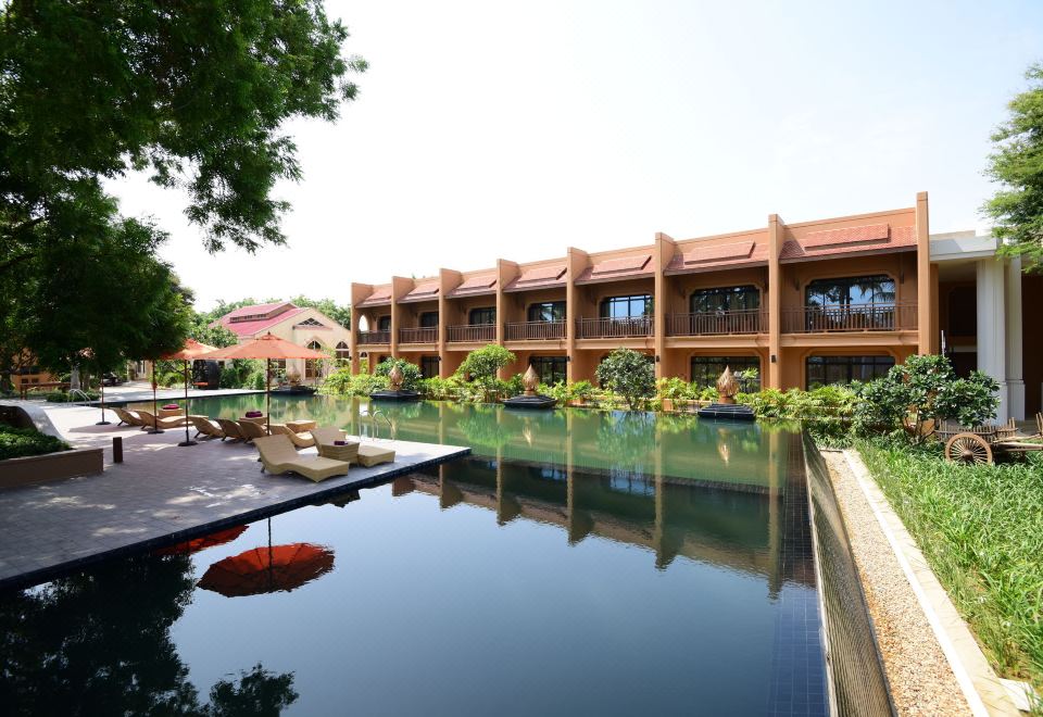 5. The Hote..