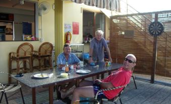 Oasis Hotel