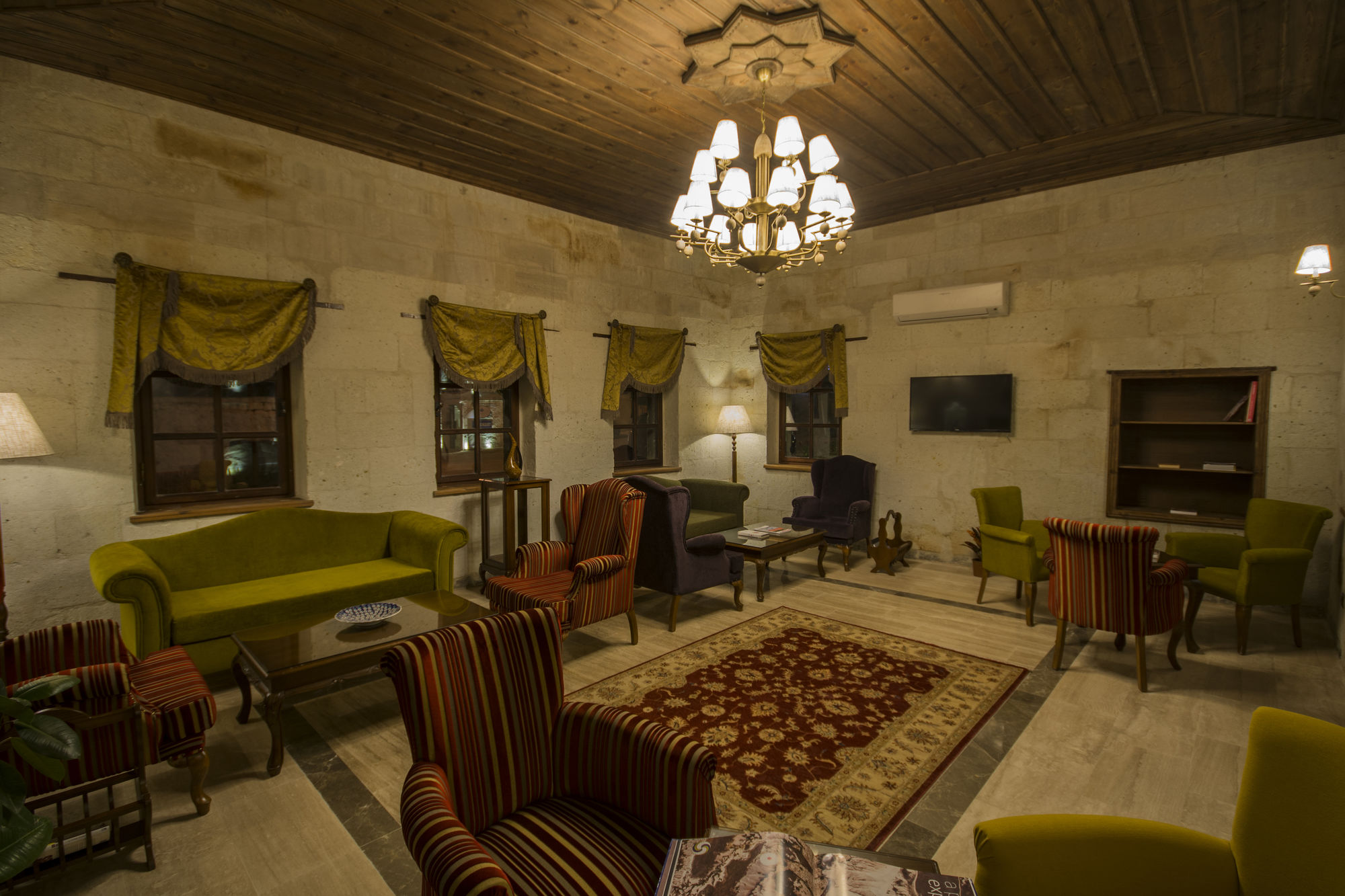 Artemis Cave Suites