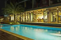 Grand Marina Residence Hotel - Rooftop Pools