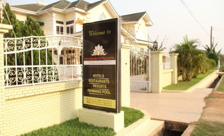 Kingsbridge Royale Hotel - Housity