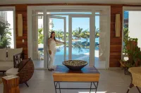 Playa Escondida Beach Club - parking