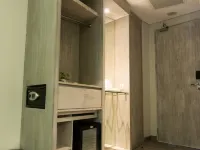 Hotel Daun Bali Seminyak Hotels near Umalas