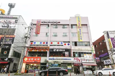 Dubai Motel Hotels in Dong-gu