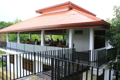 自由村莊飯店 Sath Paththini Devalaya附近的飯店