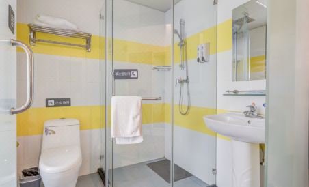 7 days hotel (Xilong market store of Harbin Convention and Exhibition Center) - Housity