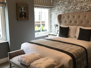 The Grafton Arms Pub & Rooms