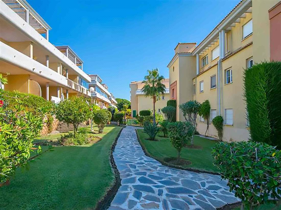 Las Mimosas Apartment Cabopino Beach-Marbella Updated 2022 Room  Price-Reviews & Deals | Trip.com