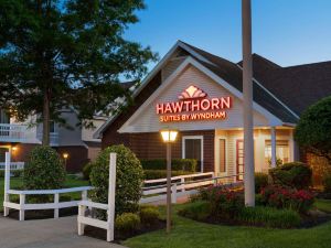 Hawthorn Suites by Wyndham Tinton Falls