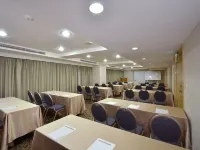 Hotel RegaLees Hotels near Tian Yuen Temple