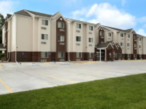 Days Inn & Suites by Wyndham Kearney Hotels in Kearney