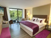 Favorite Parkhotel Hotels near Laubenheim