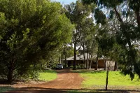 Wildwood Valley Hotels near Credaro Wines