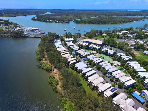 Noosa Lakes Resort