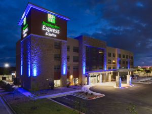 Holiday Inn Express and Suites San Marcos South, an IHG Hotel
