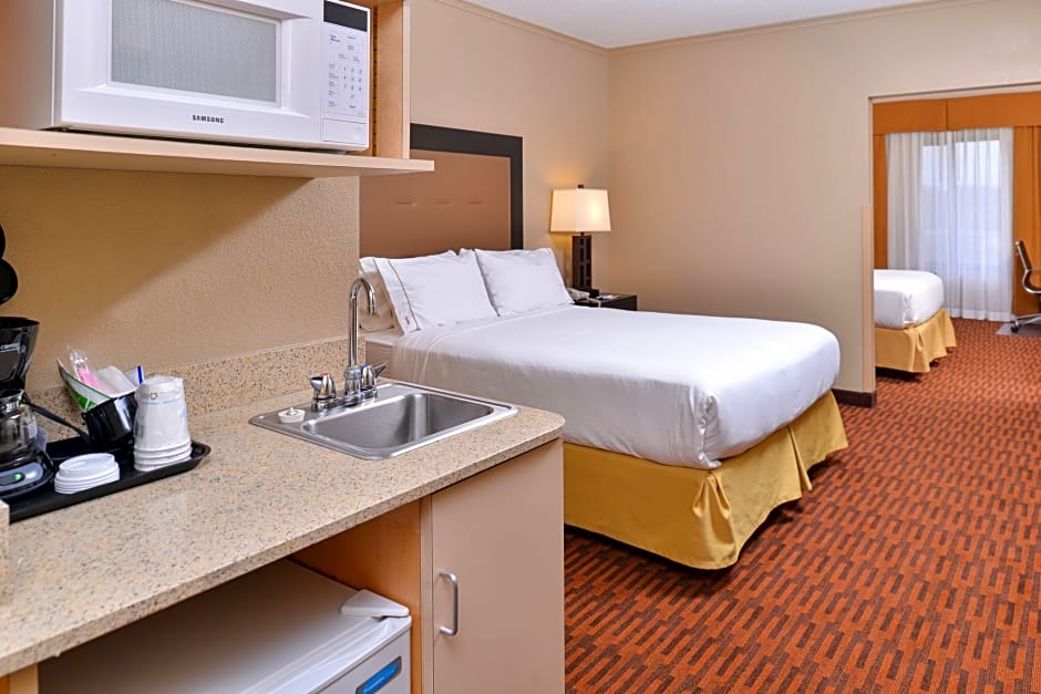 Holiday Inn Express Breezewood, an Ihg Hotel