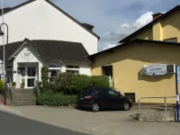 Landhaus Schaaf Hotels near Skatepark Elz