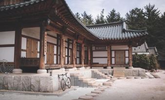 Peepul Hanok Stay (Korea Quality)