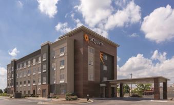 La Quinta Inn & Suites by Wyndham Wichita Airport