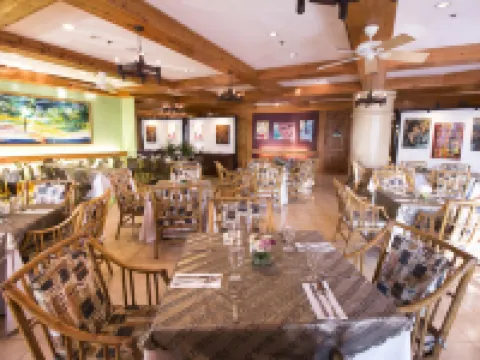 The Forest Lodge at Camp John Hay 바기오 호텔