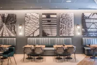 Courtyard Paris Arcueil فنادق في Arcueil