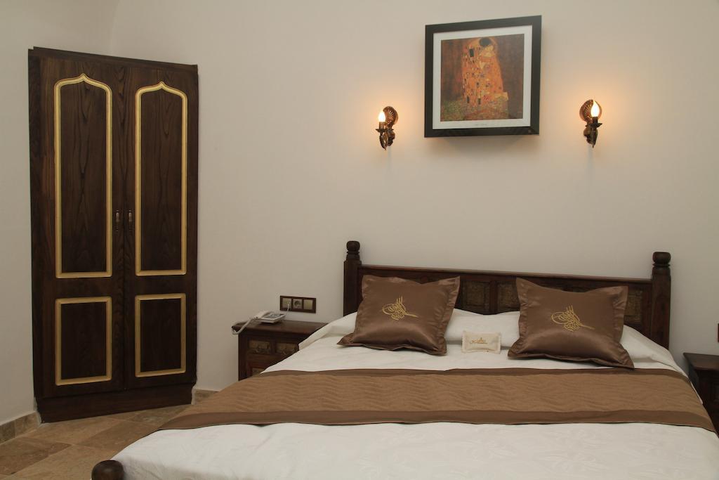 Cesme Kanuni Kervansaray Historical Hotel