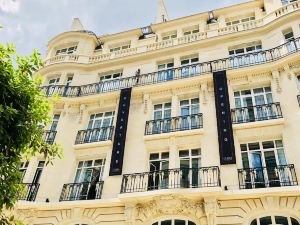 Maison Astor Paris, Curio Collection by Hilton