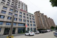 Vienna Classic Hotel (Shanghai Tinglin) Hotels near Yexie Railway Station