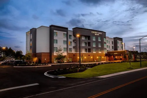 Courtyard Columbia Cayce Hotels in Cayce