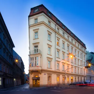 Exe City Park Hotel Отели рядом с достопримечательностью «Государственная пражская Опера»