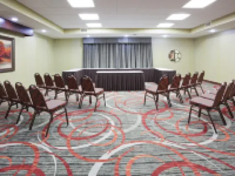 Holiday Inn Express & Suites BLOOMINGTON - MPLS ARPT AREA W by IHG Hotels in Minneapolis