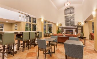 Holiday Inn Express & Suites Manteca City Center