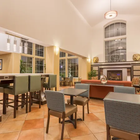 Holiday Inn Express & Suites MANTECA CITY CENTER by IHG